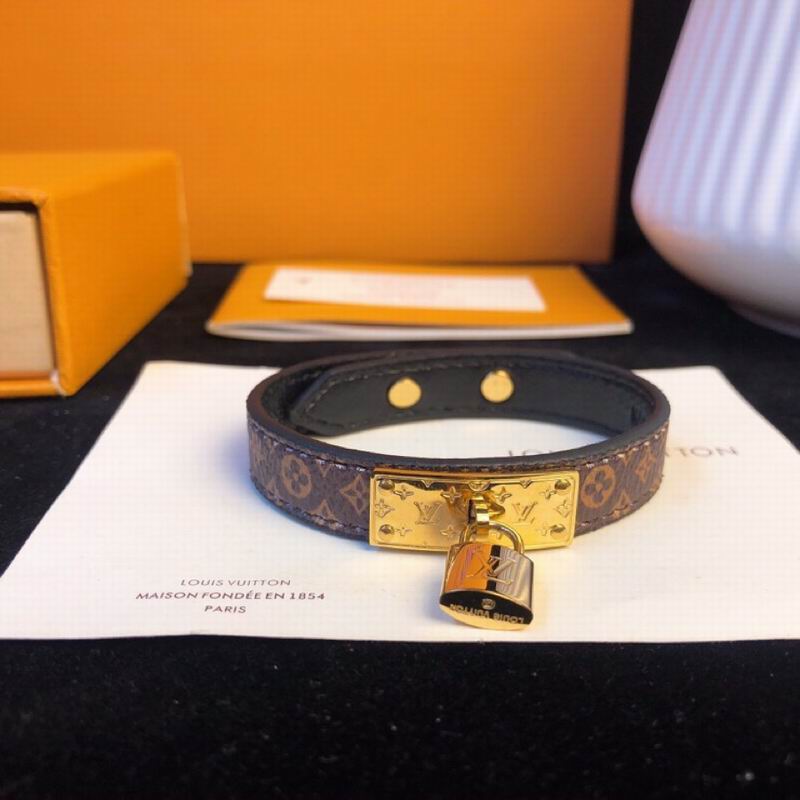 LV Bracelet 08yxq32